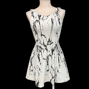 DESIGN LAB  & Lord and Taylor marbling effect sleeves skater dress